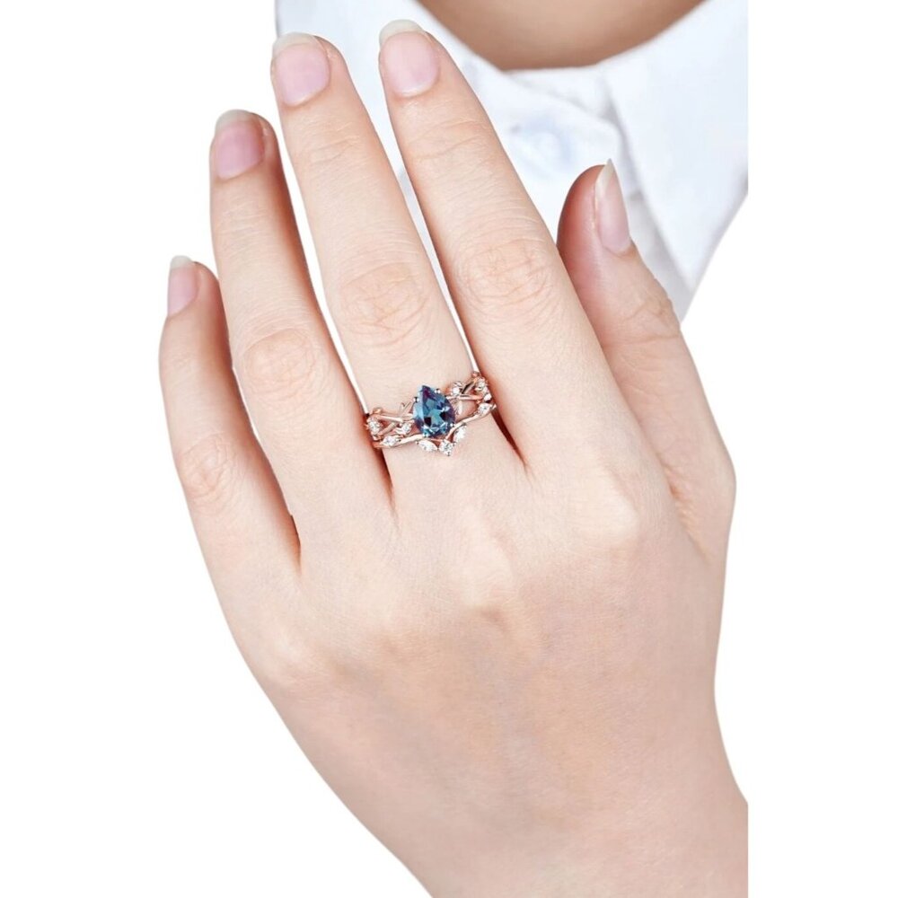 Pear Shape Alexandrite 2 piece Bridal Set engagement set in rose gold - Picture 6 of 8